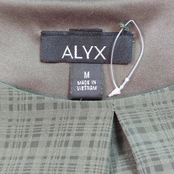ALYX Top. Medium. EUC - Picture 6 of 8